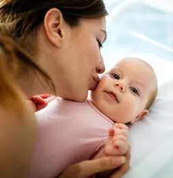 maman bisou bebe